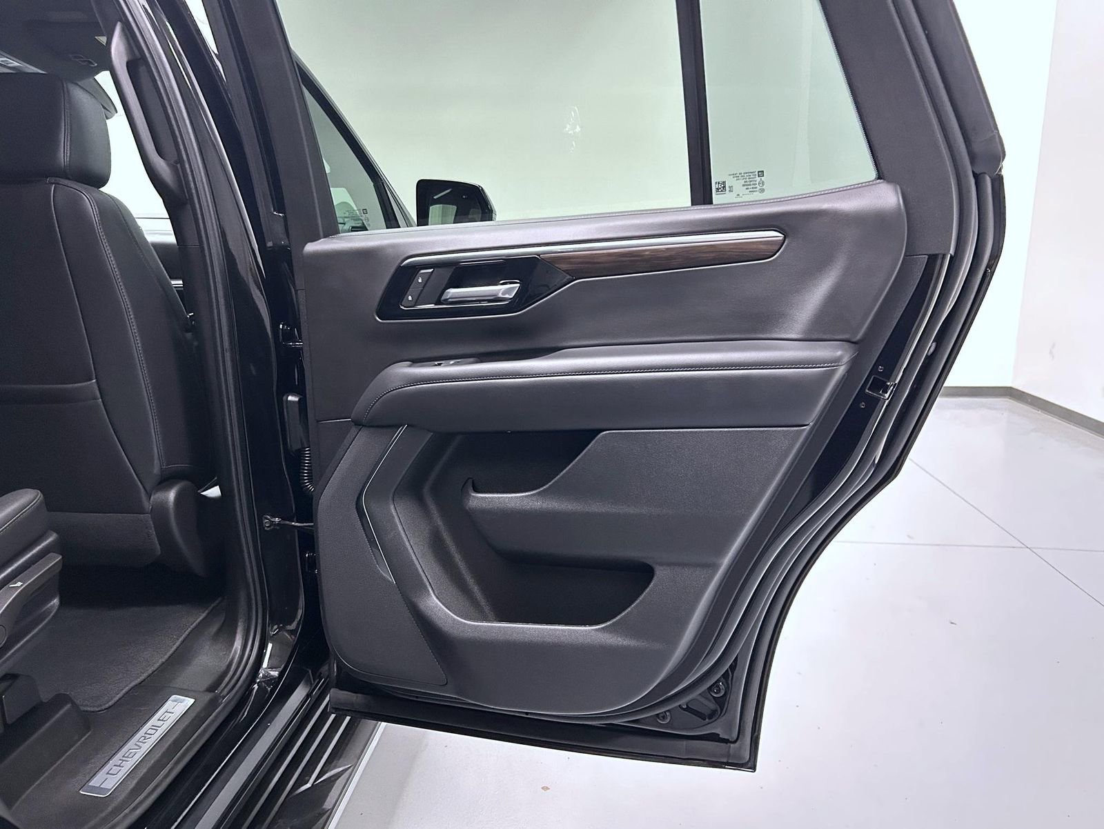Used 2025 Chevrolet Tahoe LT AWD/4WD image 17