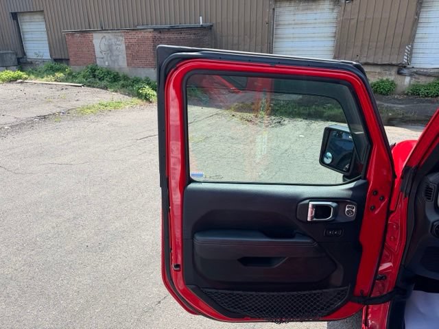 Used 2019 Jeep Wrangler Unlimited Sahara AWD/4WD image 11