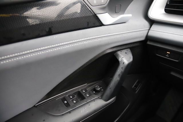 Used 2025 Volkswagen Tiguan SE w/ Panoramic Sunroof Package image 24