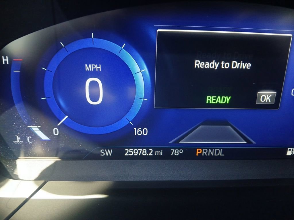 Used 2020 Ford Escape Titanium w/ Titanium Premium Package 2.0 FWD image 7