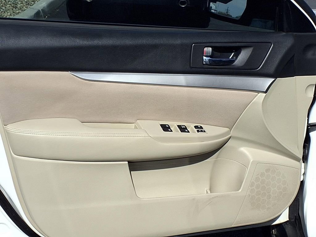 Used 2014 Subaru Outback 2.5i w/ Alloy Wheel Package image 28