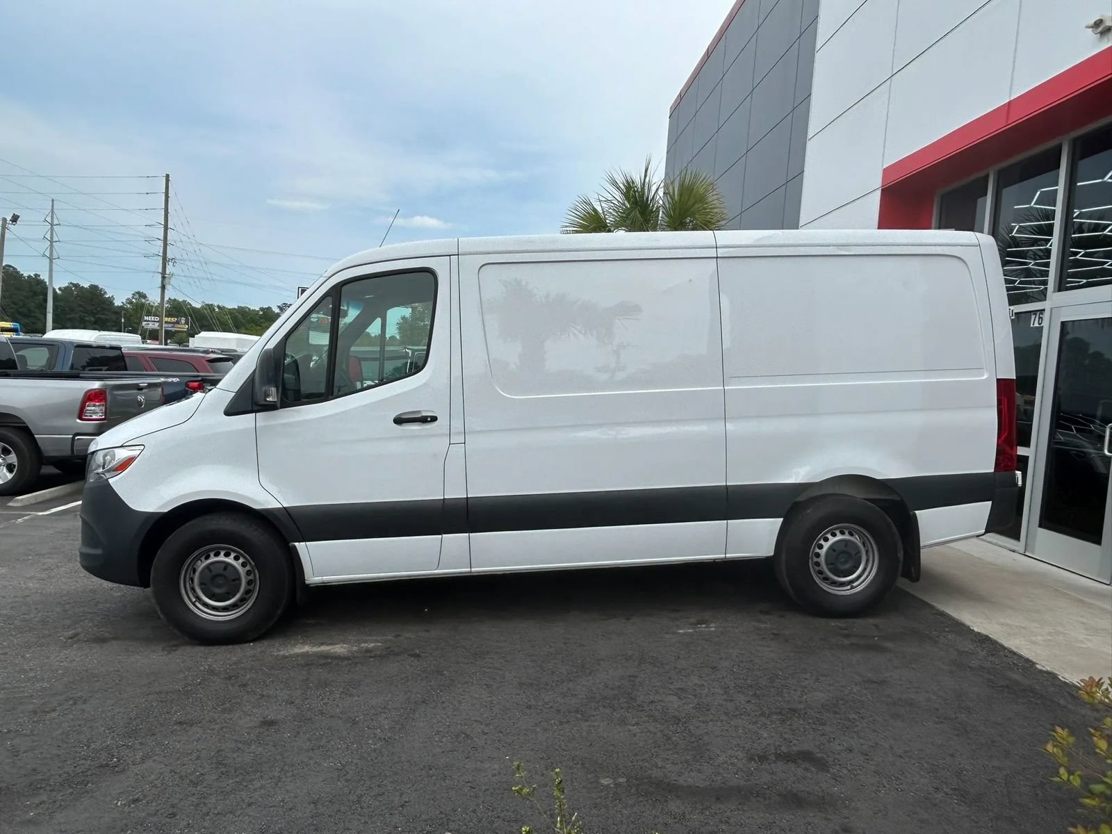 Used 2023 Mercedes-Benz Sprinter 2500 image 7