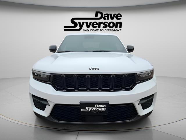 New 2025 Jeep Grand Cherokee Altitude image 5