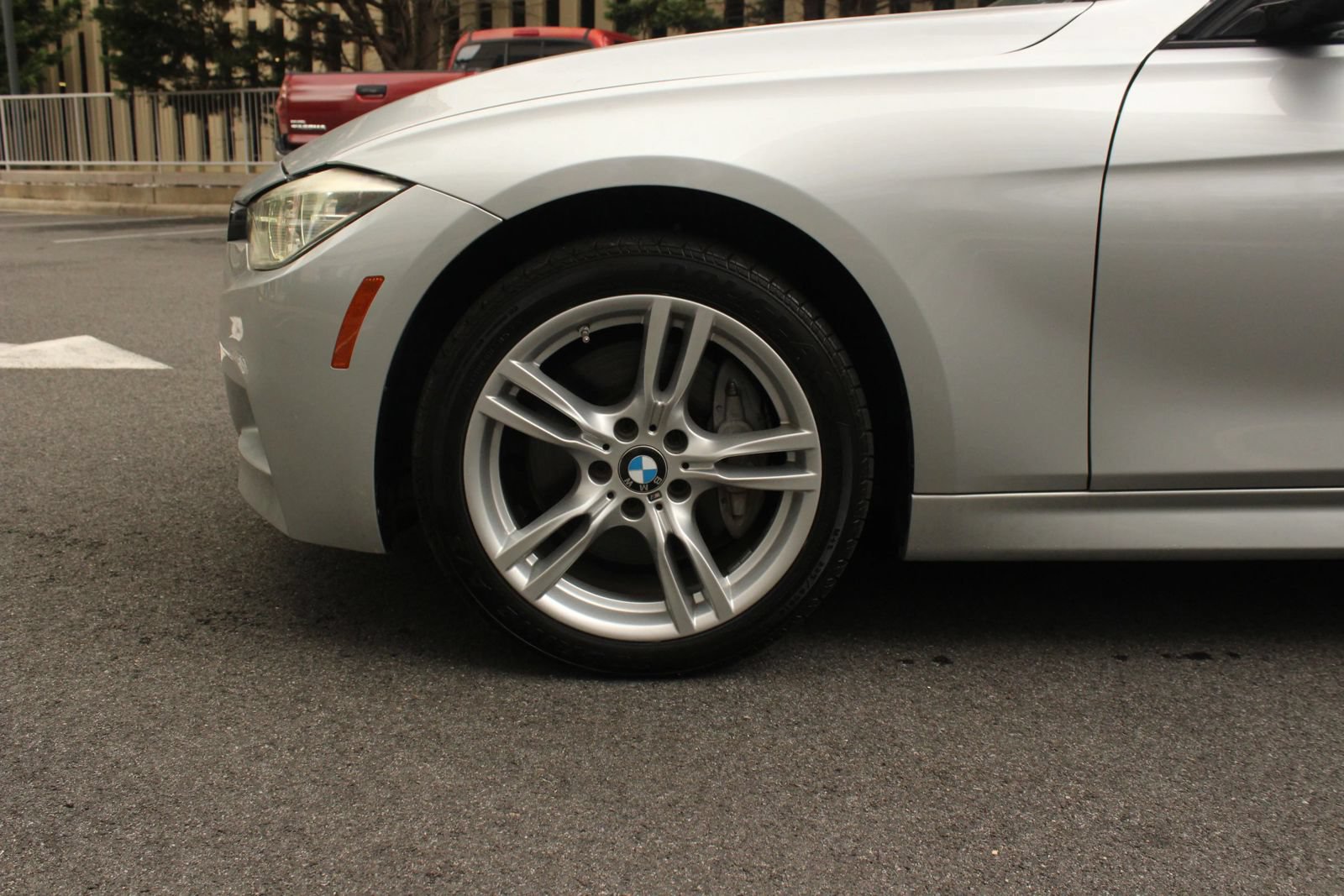 Used 2018 BMW 330i Sedan RWD image 11