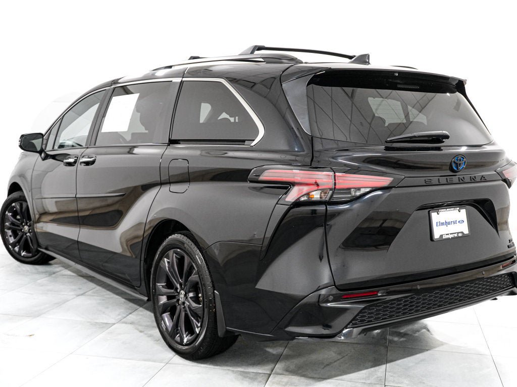 Used 2024 Toyota Sienna XSE w/ XSE Premium Package FWD image 5