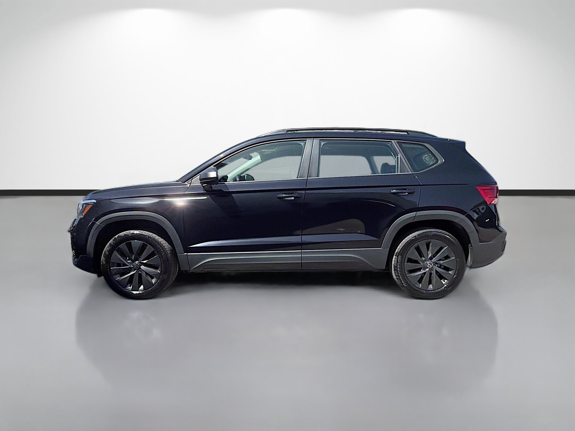 Used 2023 Volkswagen Taos S FWD image 6