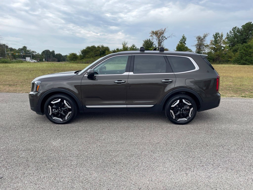 Used 2025 Kia Telluride S AWD/4WD image 2