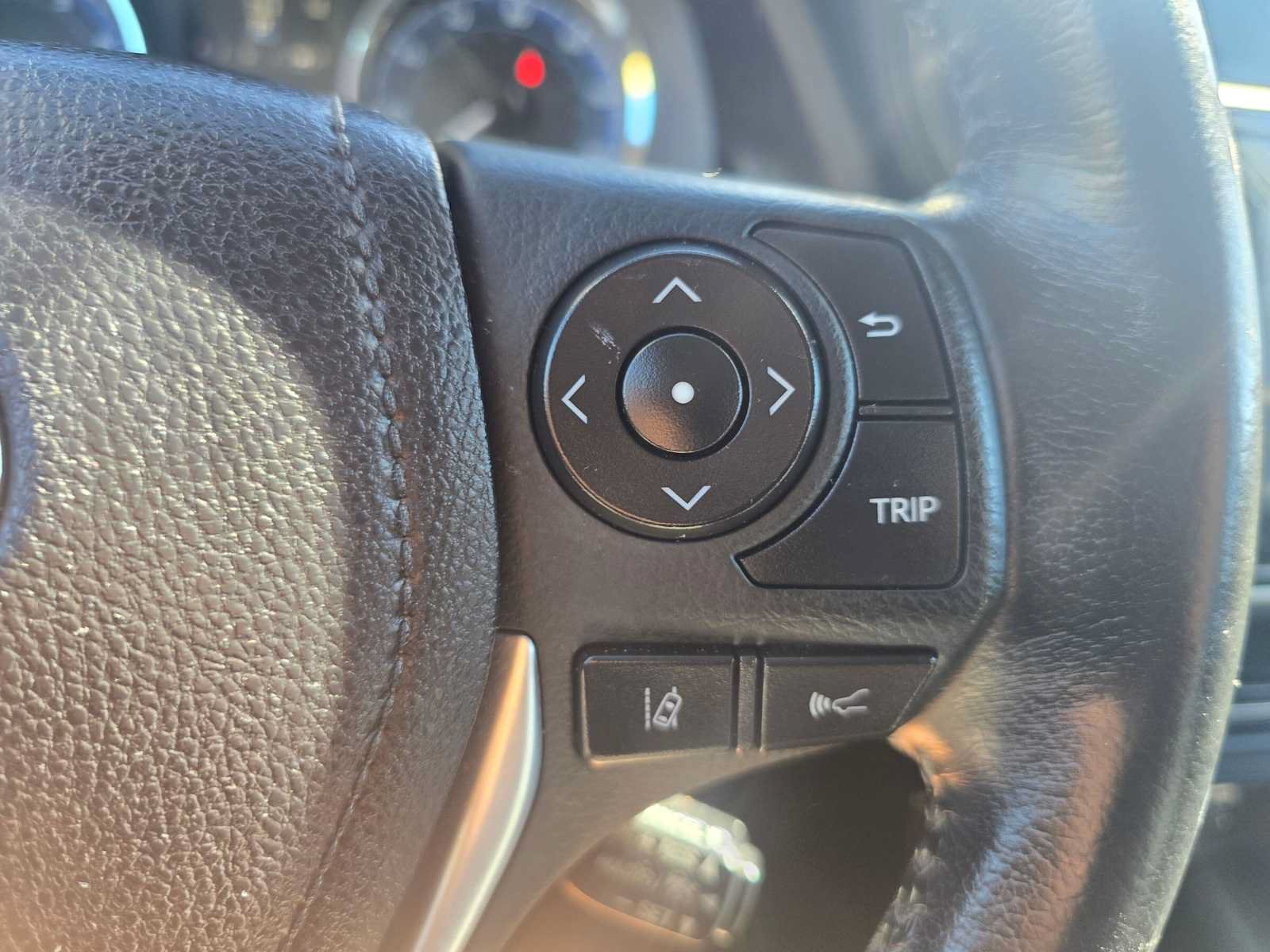 Used 2019 Toyota Corolla XSE FWD image 32