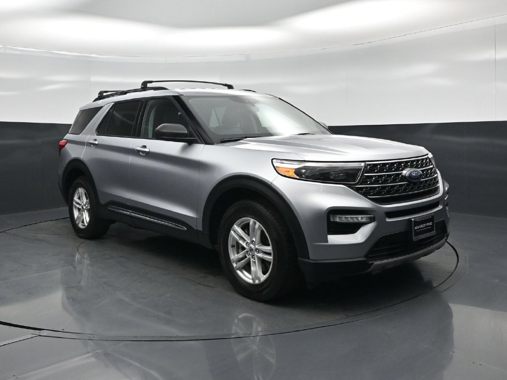 Certified 2022 Ford Explorer XLT w/ Equipment Group 202A AWD/4WD image 53