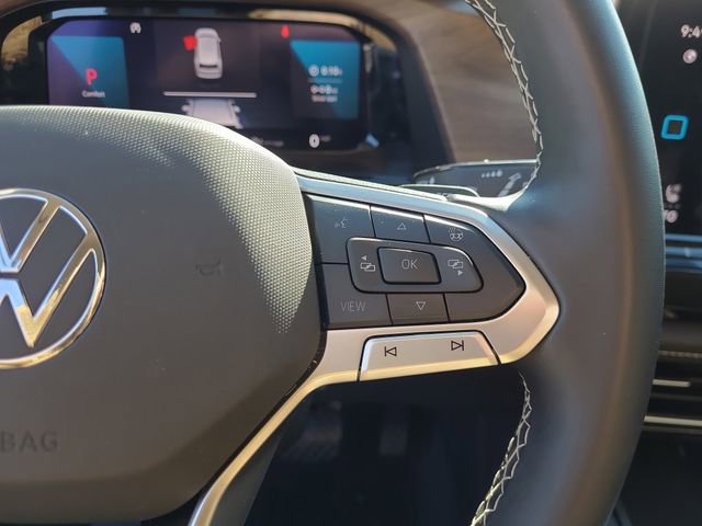 Used 2025 Volkswagen Atlas SE image 30