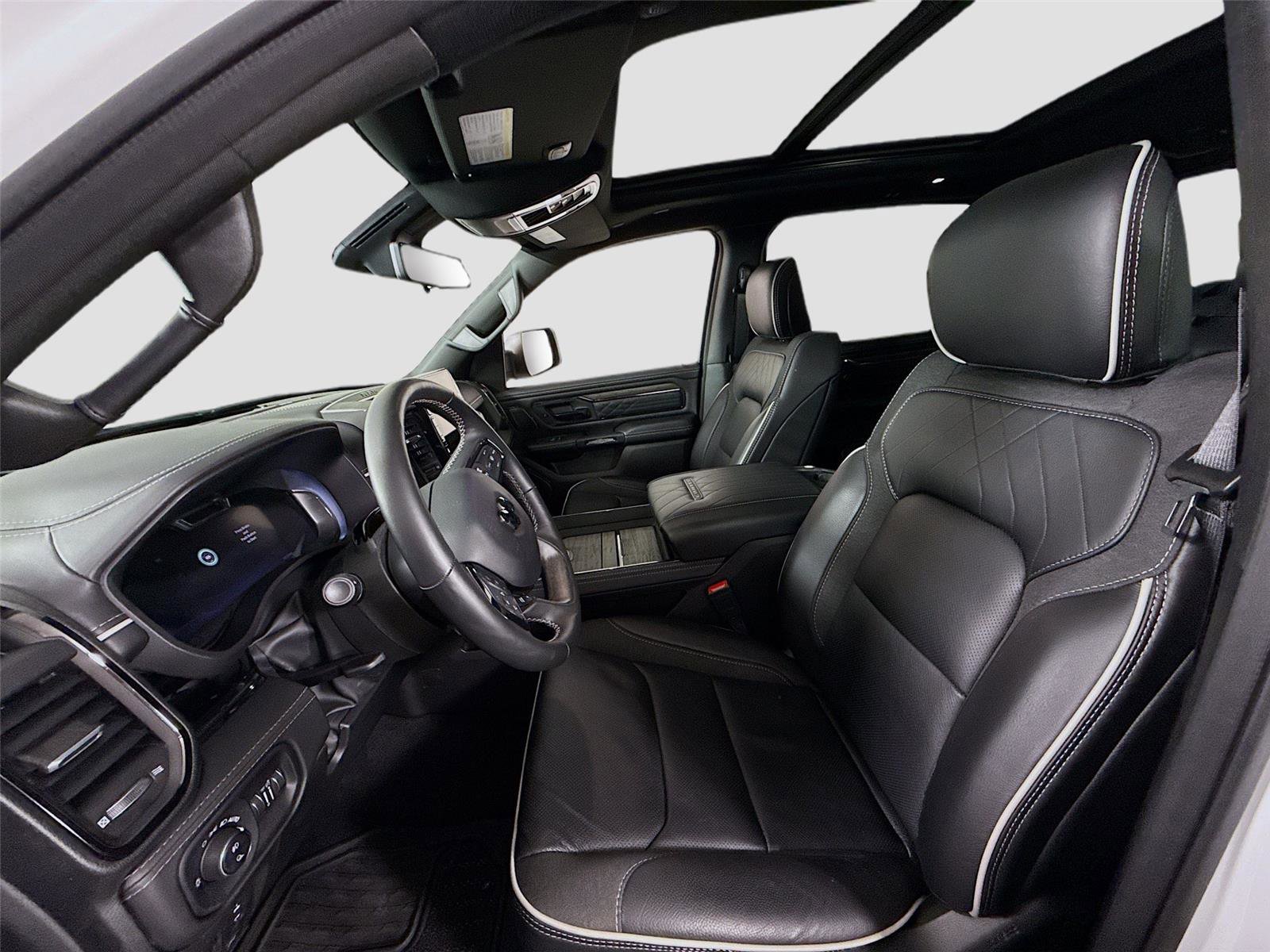 Used 2025 RAM 1500 Limited image 16