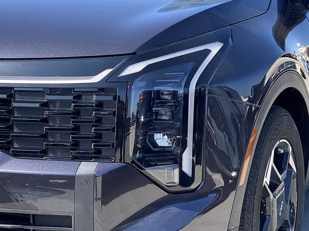 New 2026 Kia Sportage EX FWD image 8