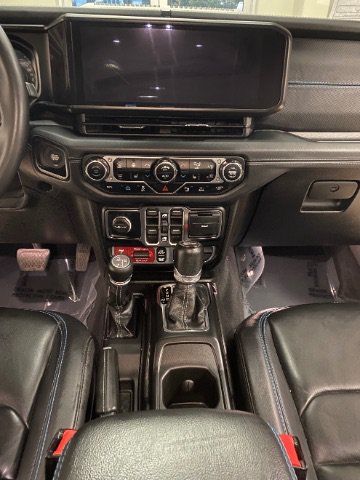 Used 2024 Jeep Wrangler Unlimited Rubicon 4xe AWD/4WD image 18