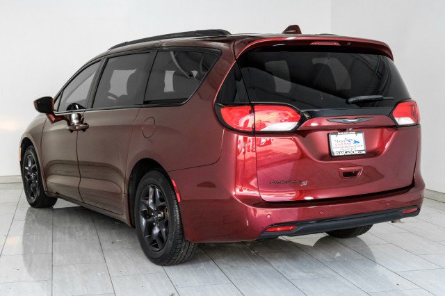 Used 2019 Chrysler Pacifica Touring-L w/ S Appearance Package FWD image 8