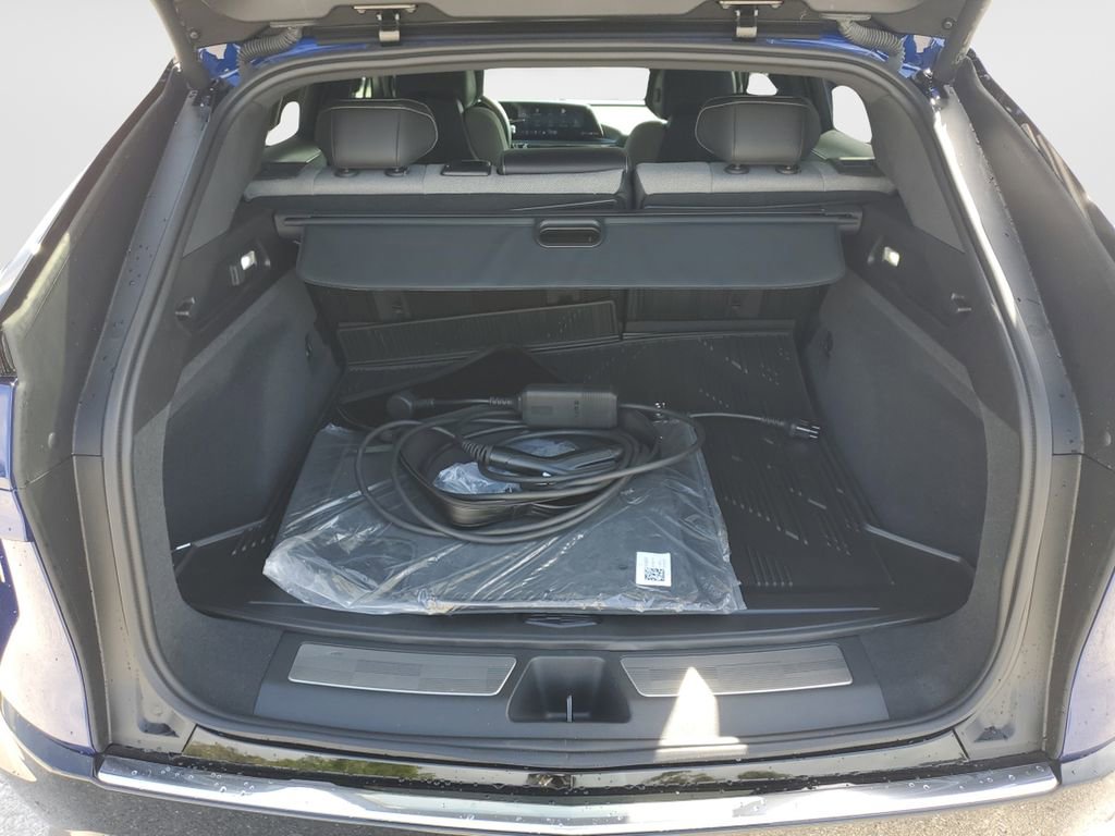 Used 2024 Cadillac Lyriq Tech image 12