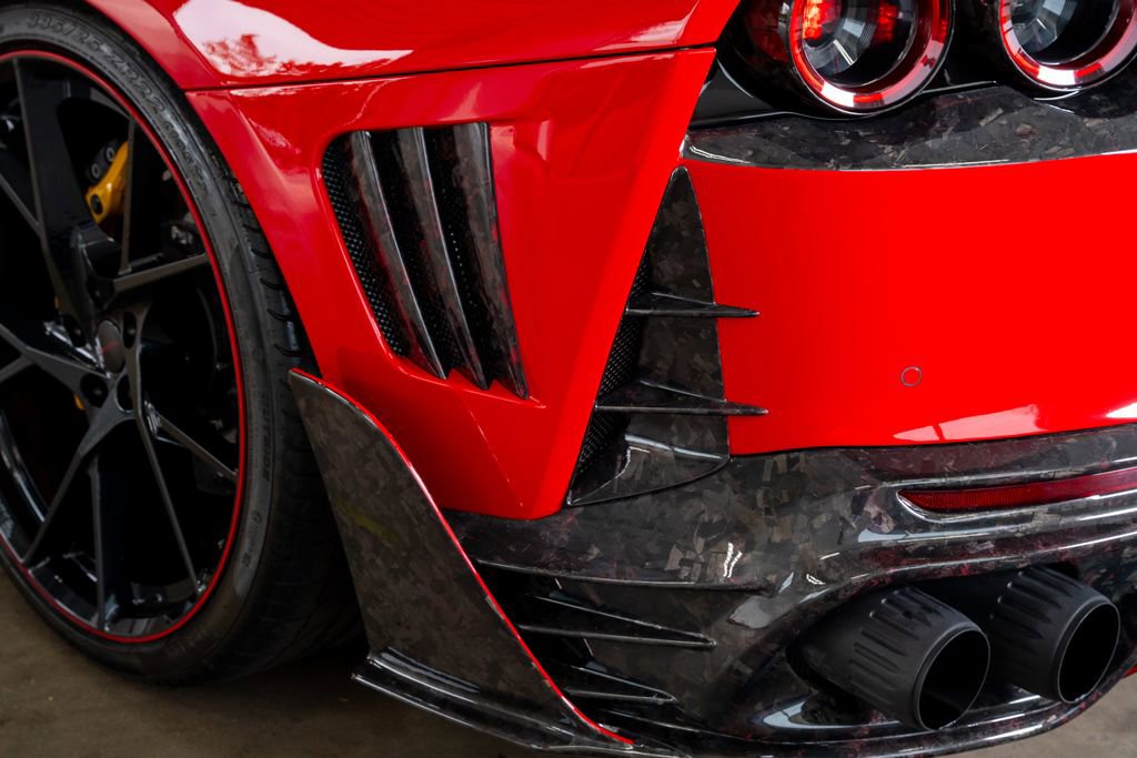 Used 2020 Ferrari 812 Superfast image 31