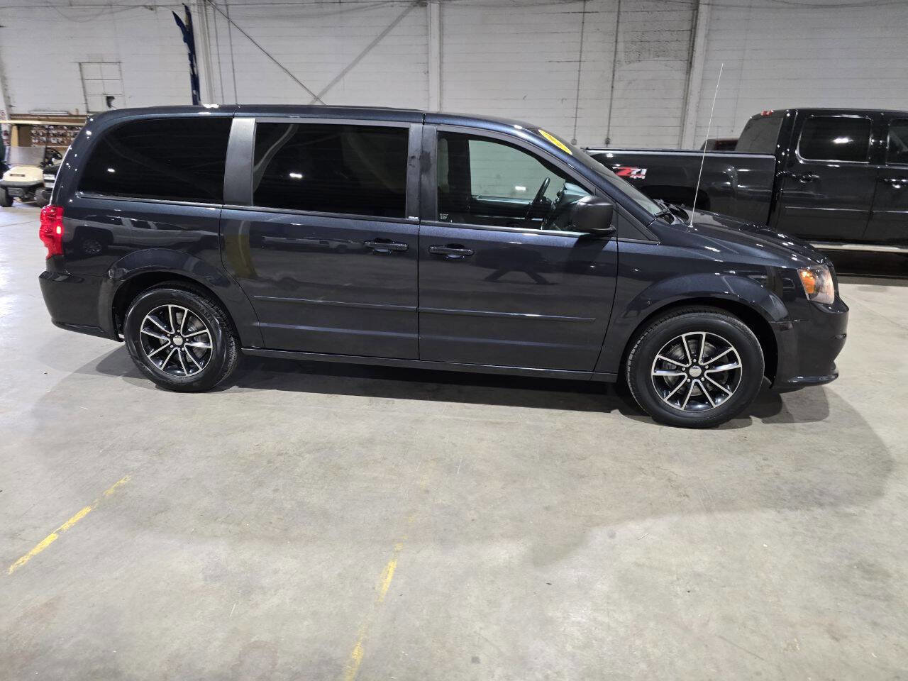Used 2014 Dodge Grand Caravan SE w/ Quick Order Package 29E SE FWD image 14