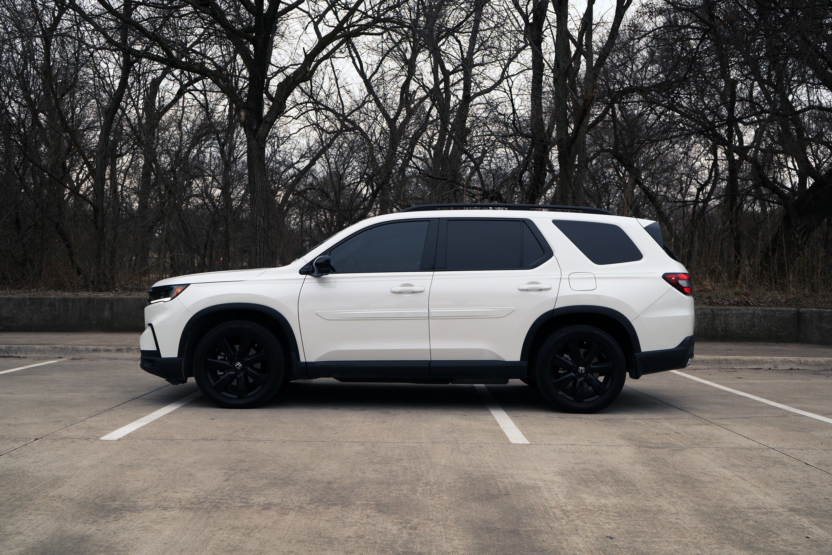 Used 2025 Honda Pilot Black Edition image 6