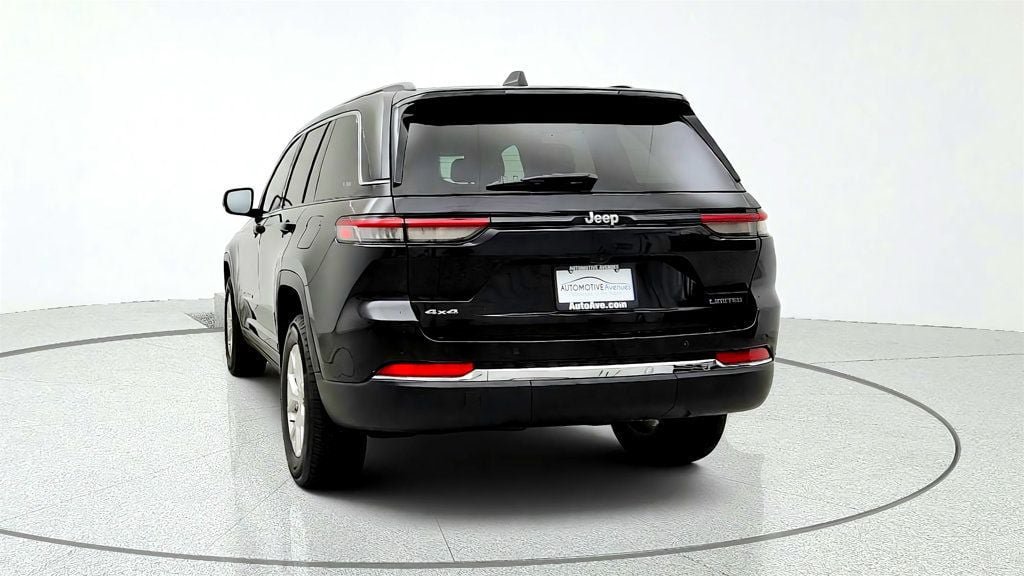 Used 2023 Jeep Grand Cherokee Limited AWD/4WD image 6