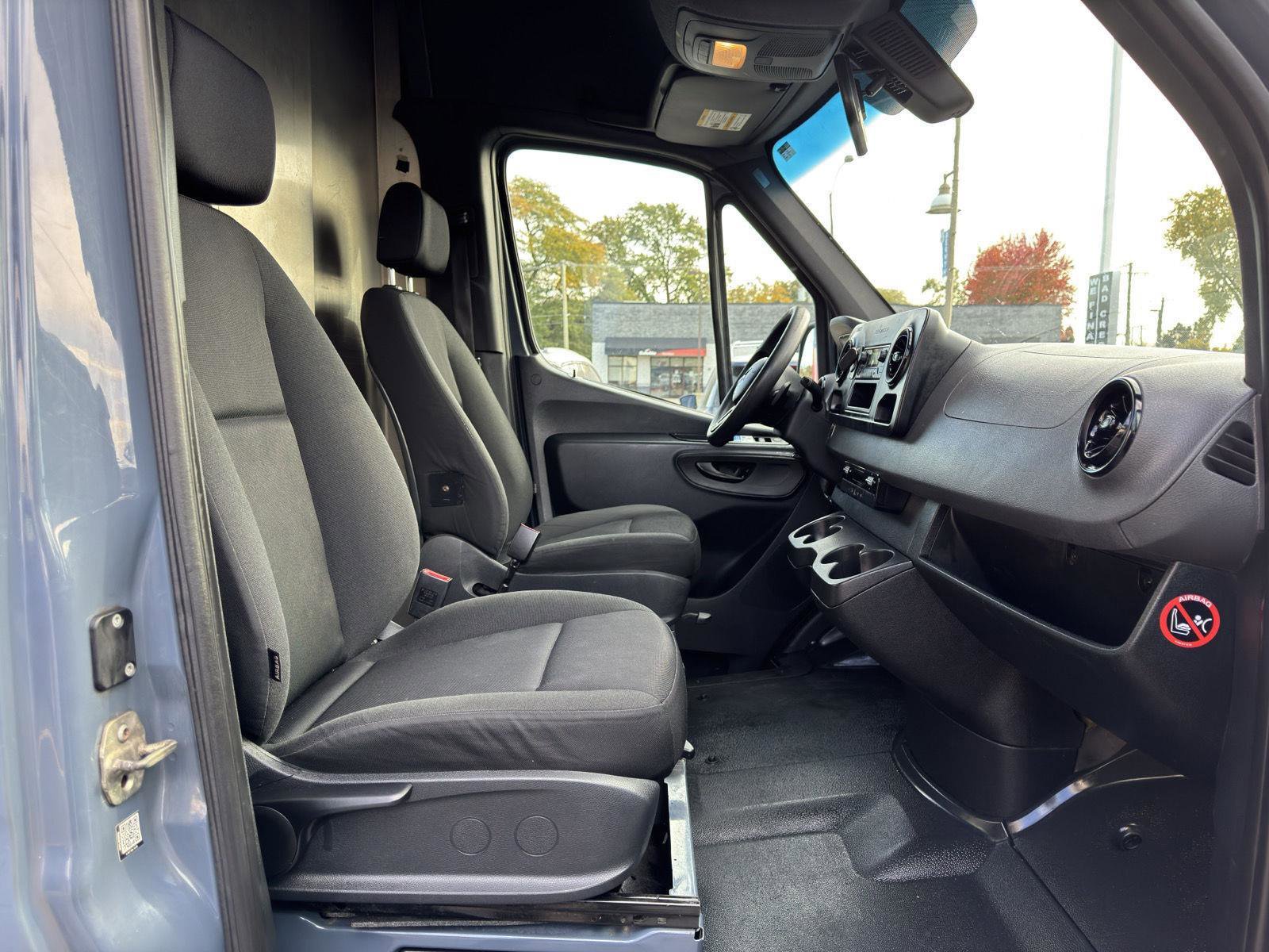 Used 2019 Mercedes-Benz Sprinter 144 image 33