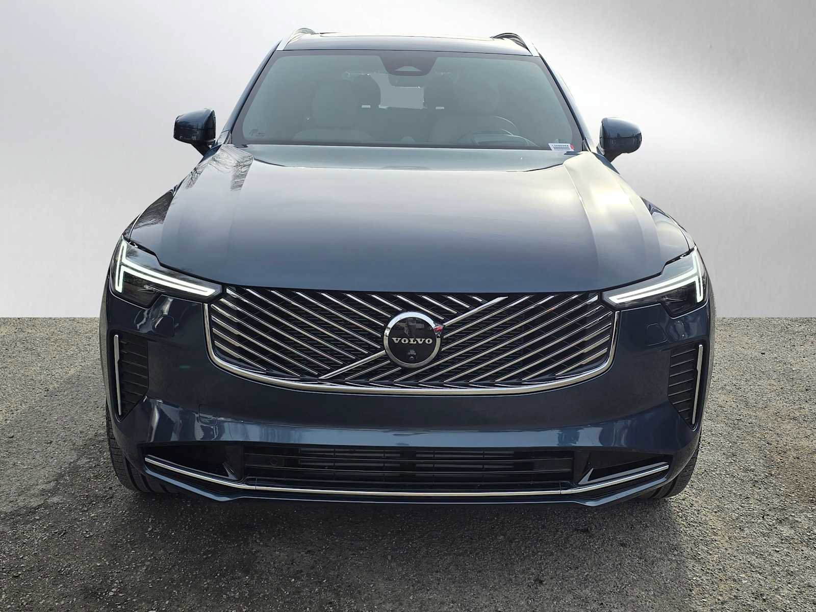 Certified 2025 Volvo XC90 T8 Ultra image 8