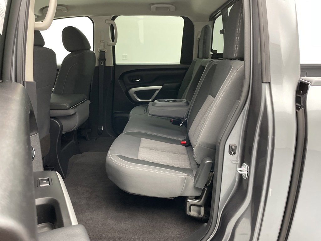 Used 2024 Nissan Titan SV image 40