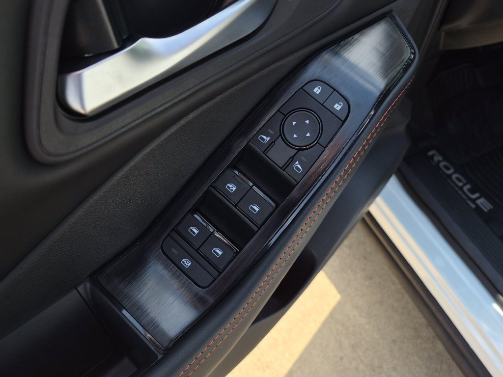 Certified 2026 Nissan Rogue SV AWD/4WD image 20