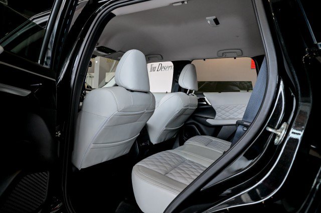 Used 2024 Mitsubishi Outlander SEL Black Edition image 19