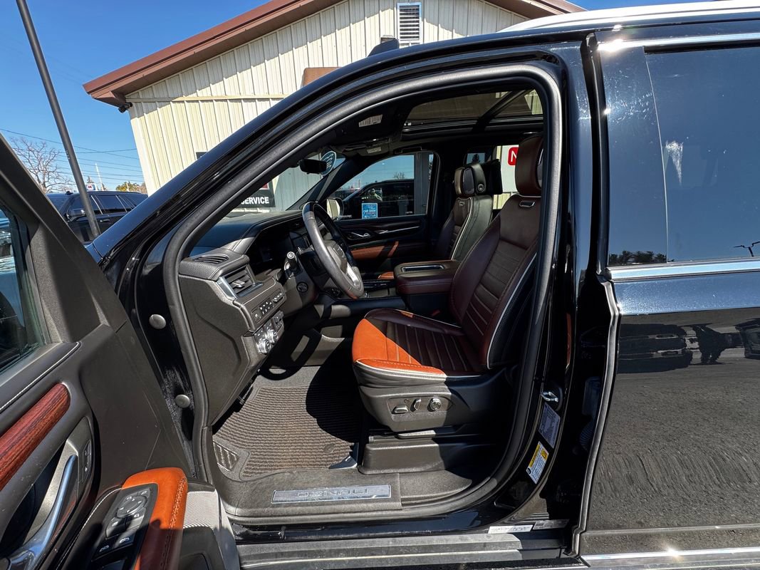 Used 2023 GMC Yukon Denali Ultimate image 11