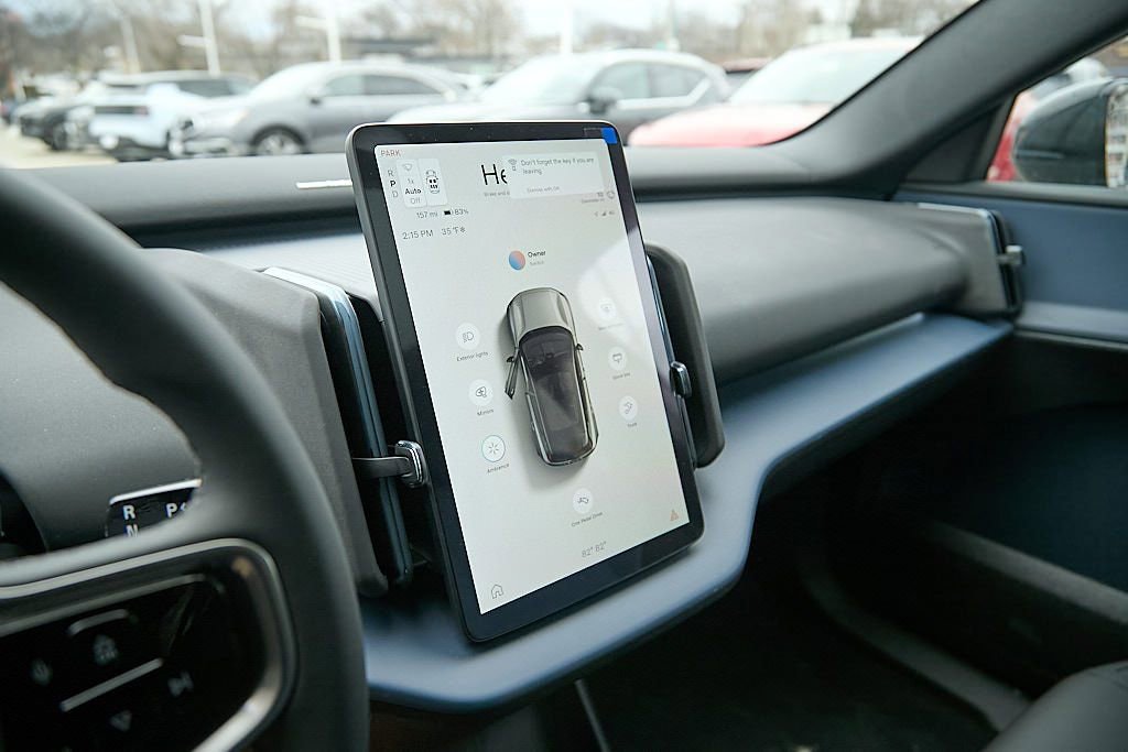 New 2026 Volvo EX30 Plus w/ Protection Package image 12