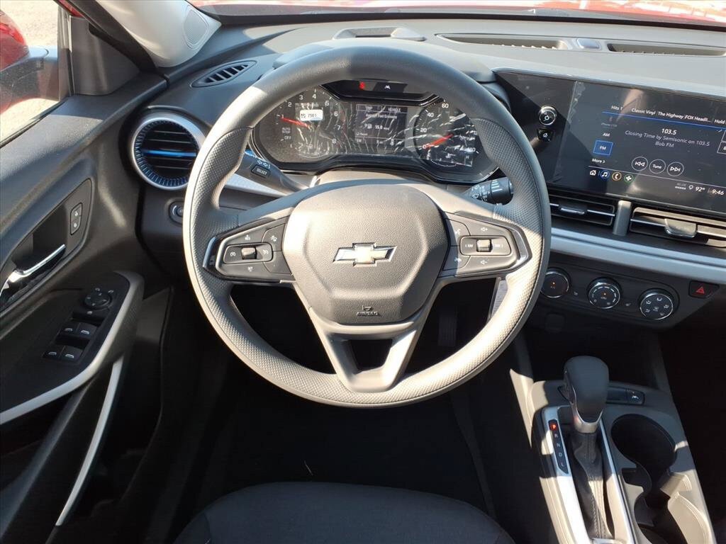 New 2026 Chevrolet Trax LS w/ LS Convenience Package FWD image 23