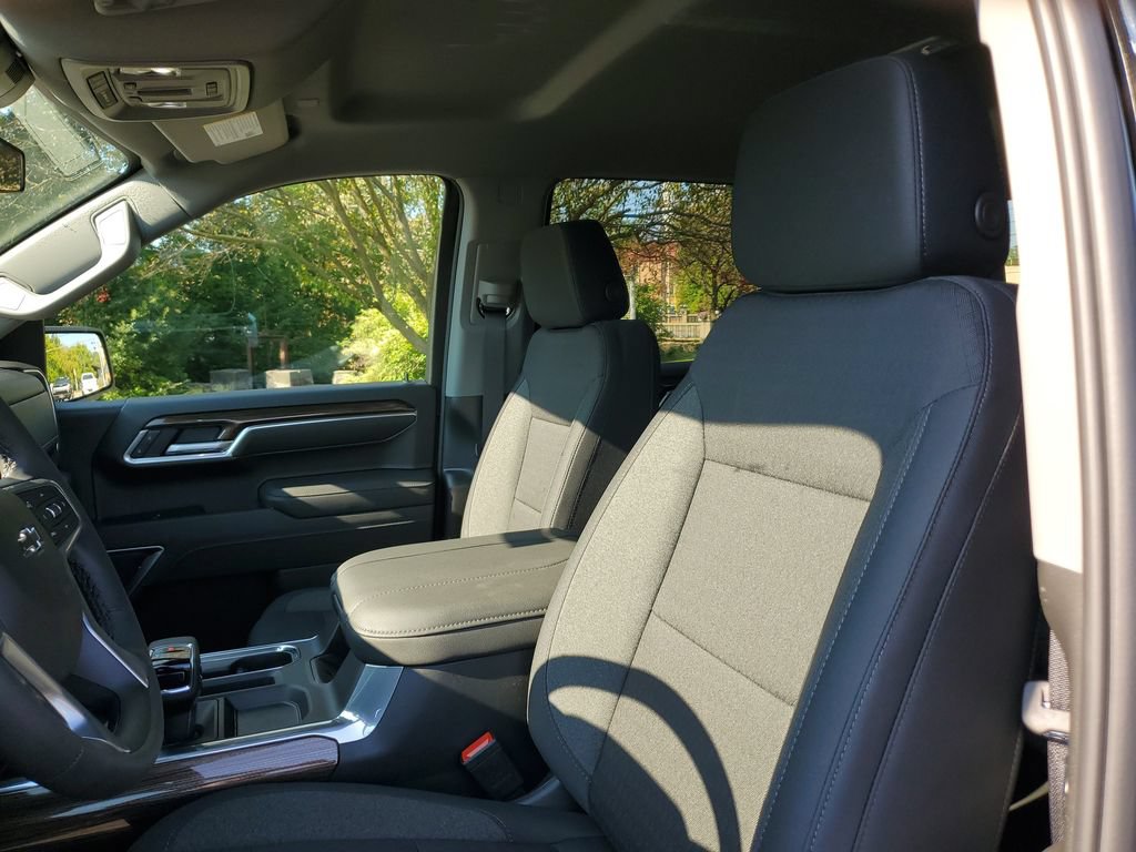 New 2026 Chevrolet Silverado 1500 RST w/ Redline Edition AWD/4WD image 17