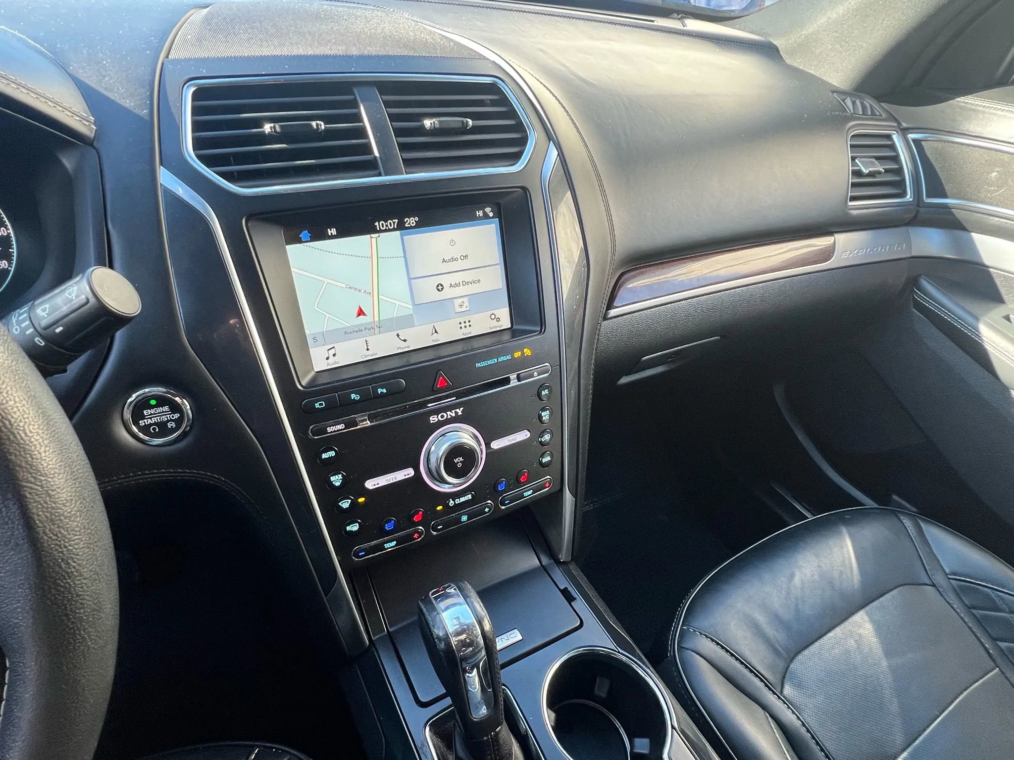 Used 2018 Ford Explorer Platinum image 18