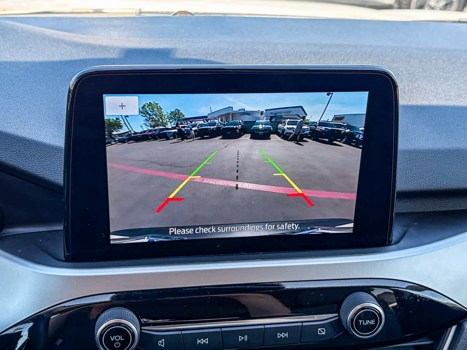 Used 2020 Ford Escape SE image 22