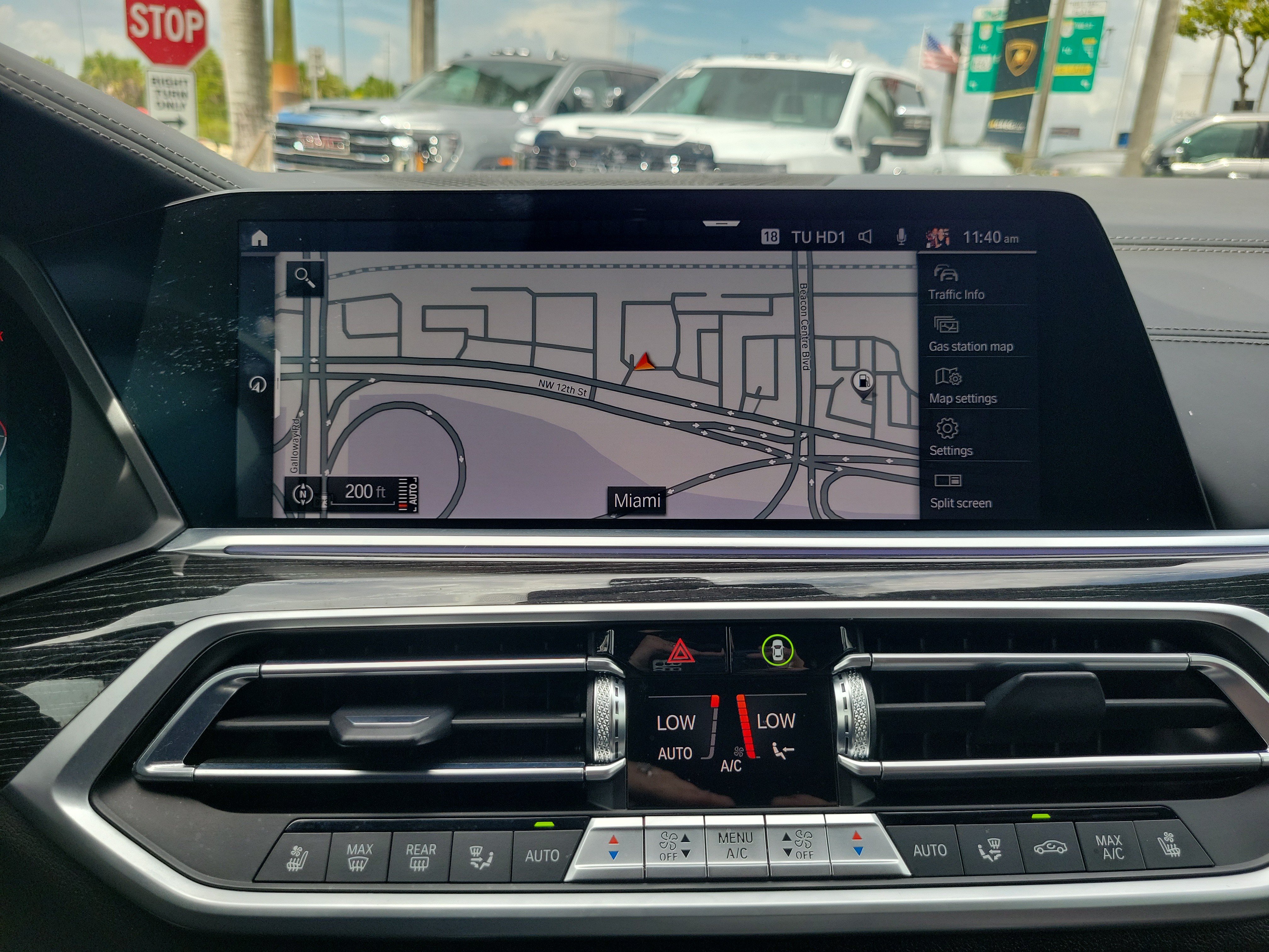 Used 2022 BMW X7 M50i w/ Dynamic Handling Package AWD/4WD image 10