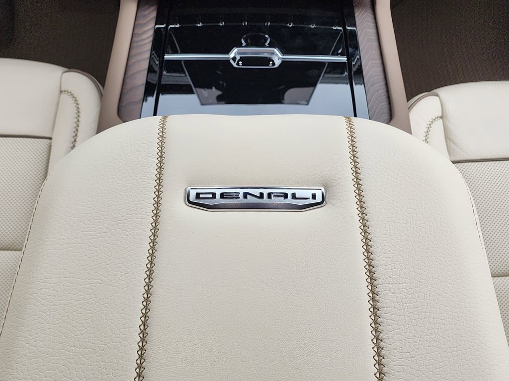 New 2026 GMC Yukon Denali w/ Denali Reserve Package AWD/4WD image 41