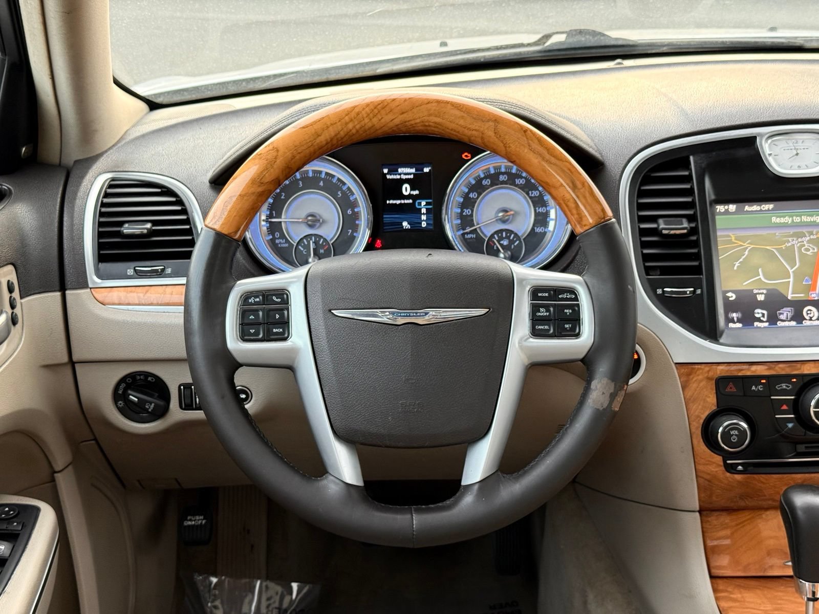 Used 2014 Chrysler 300 C RWD image 35