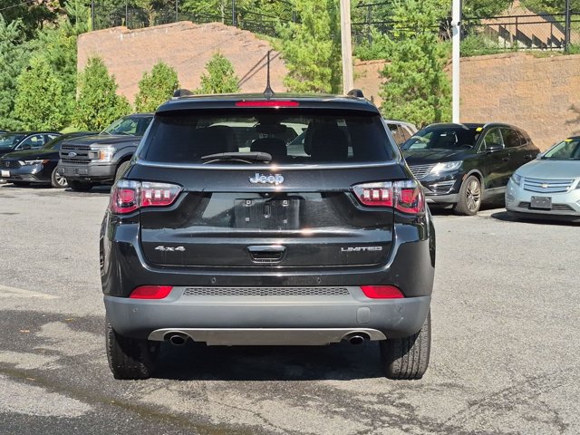 Used 2023 Jeep Compass Limited w/ Sun and Sound Group AWD/4WD image 5