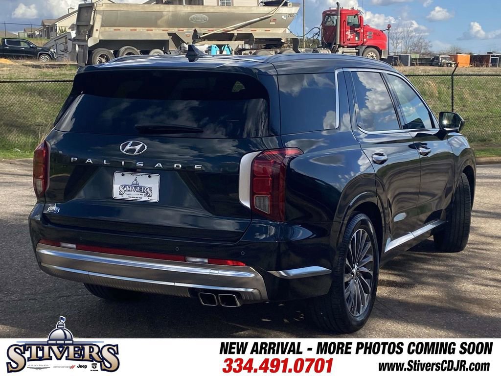 Used 2023 Hyundai Palisade Calligraphy image 10