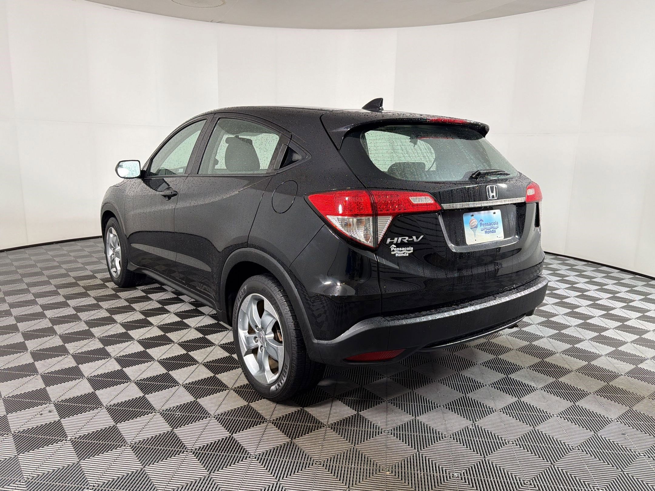 Used 2019 Honda HR-V LX image 3