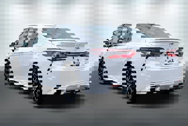 Used 2024 Toyota Camry SE image 10