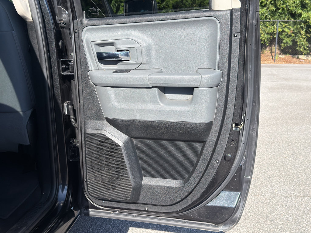 Used 2017 RAM 1500 Big Horn RWD image 31