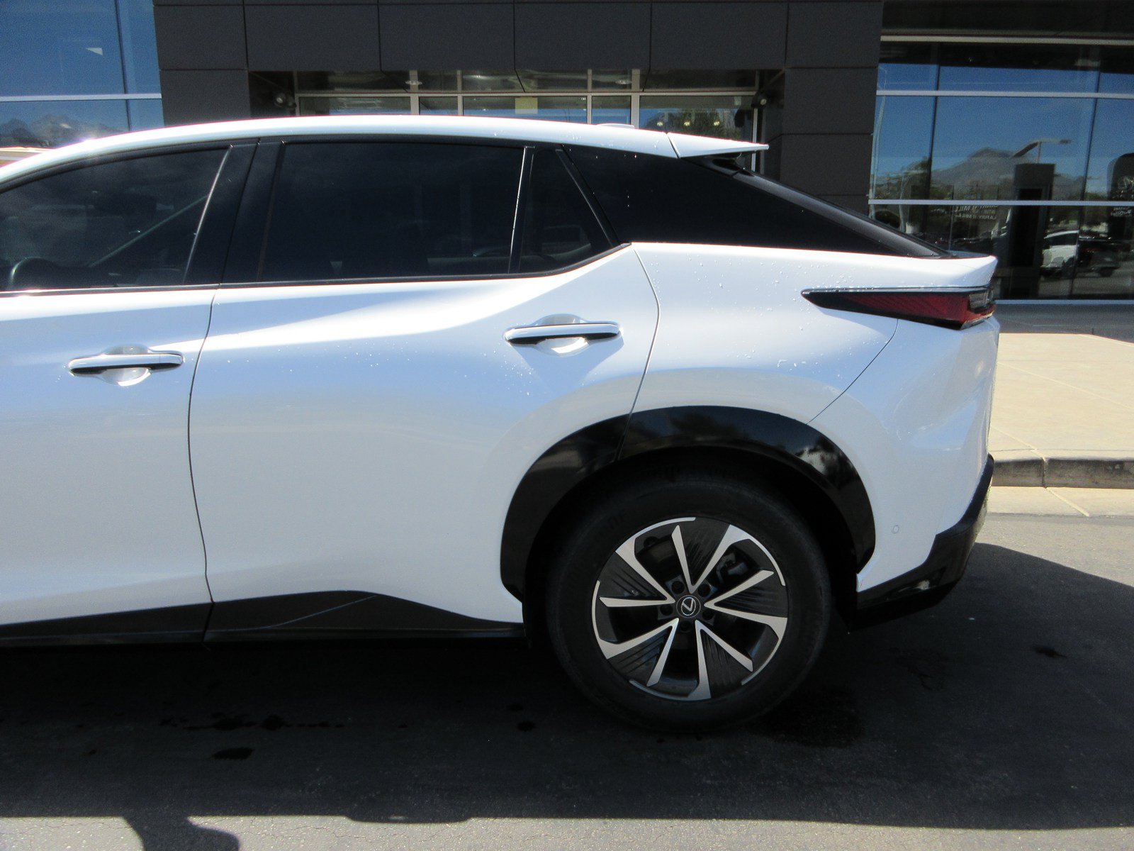 Used 2023 Lexus RZ 450e Premium w/ Technology Package AWD/4WD image 4