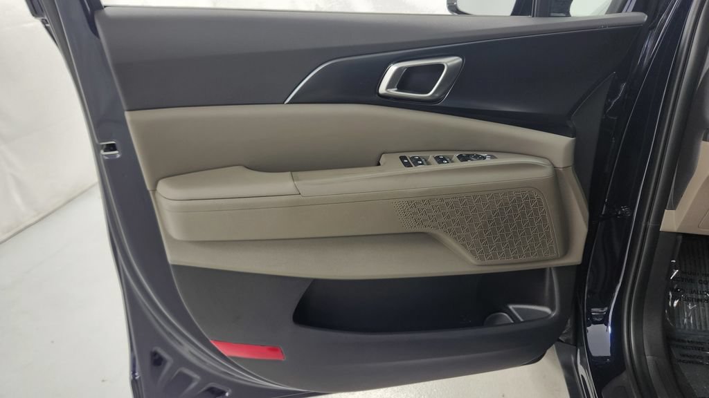 New 2027 Kia Carnival FWD image 22