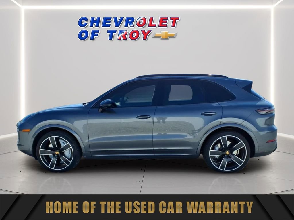 Used 2021 Porsche Cayenne Turbo image 4
