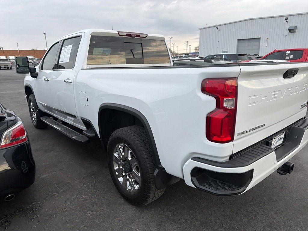Used 2024 Chevrolet Silverado 3500 High Country w/ High Country Premium Package image 8