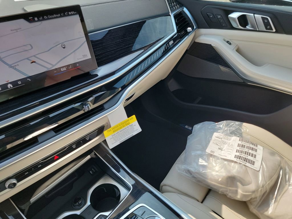 New 2026 BMW X7 M60i image 19