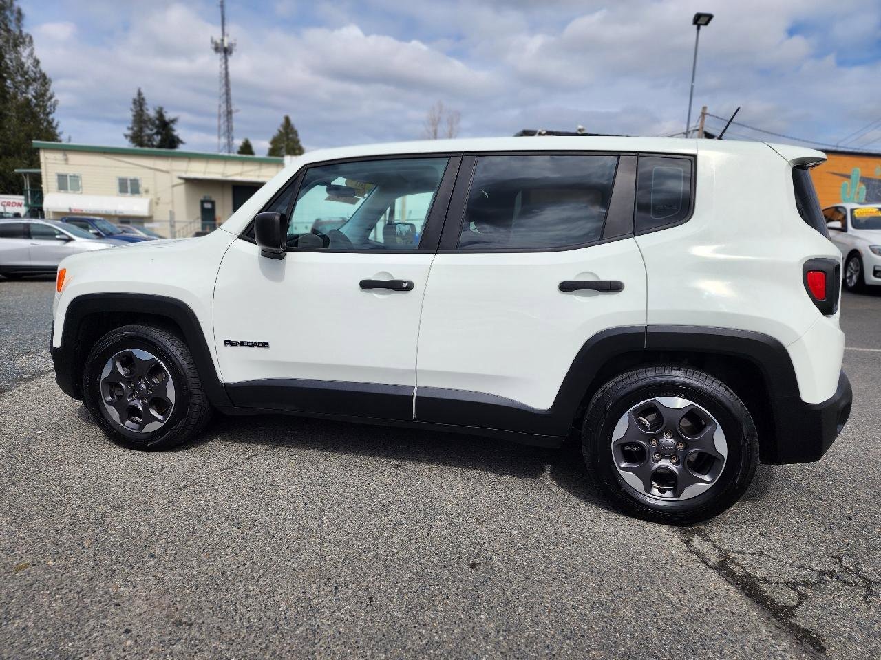 Used 2015 Jeep Renegade Sport w/ Power & Air Group FWD image 9