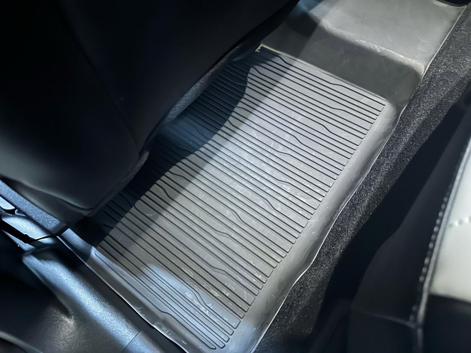 Certified 2025 Ford Escape Platinum w/ Premium Technology Package image 26