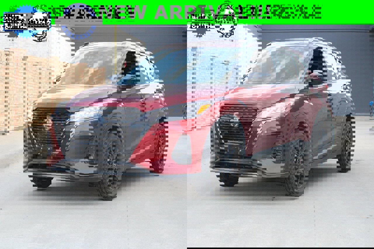 Used 2024 Nissan Kicks SR image 1